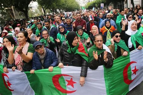 توصيات لطلوع بقطاع العمل في الجزائر